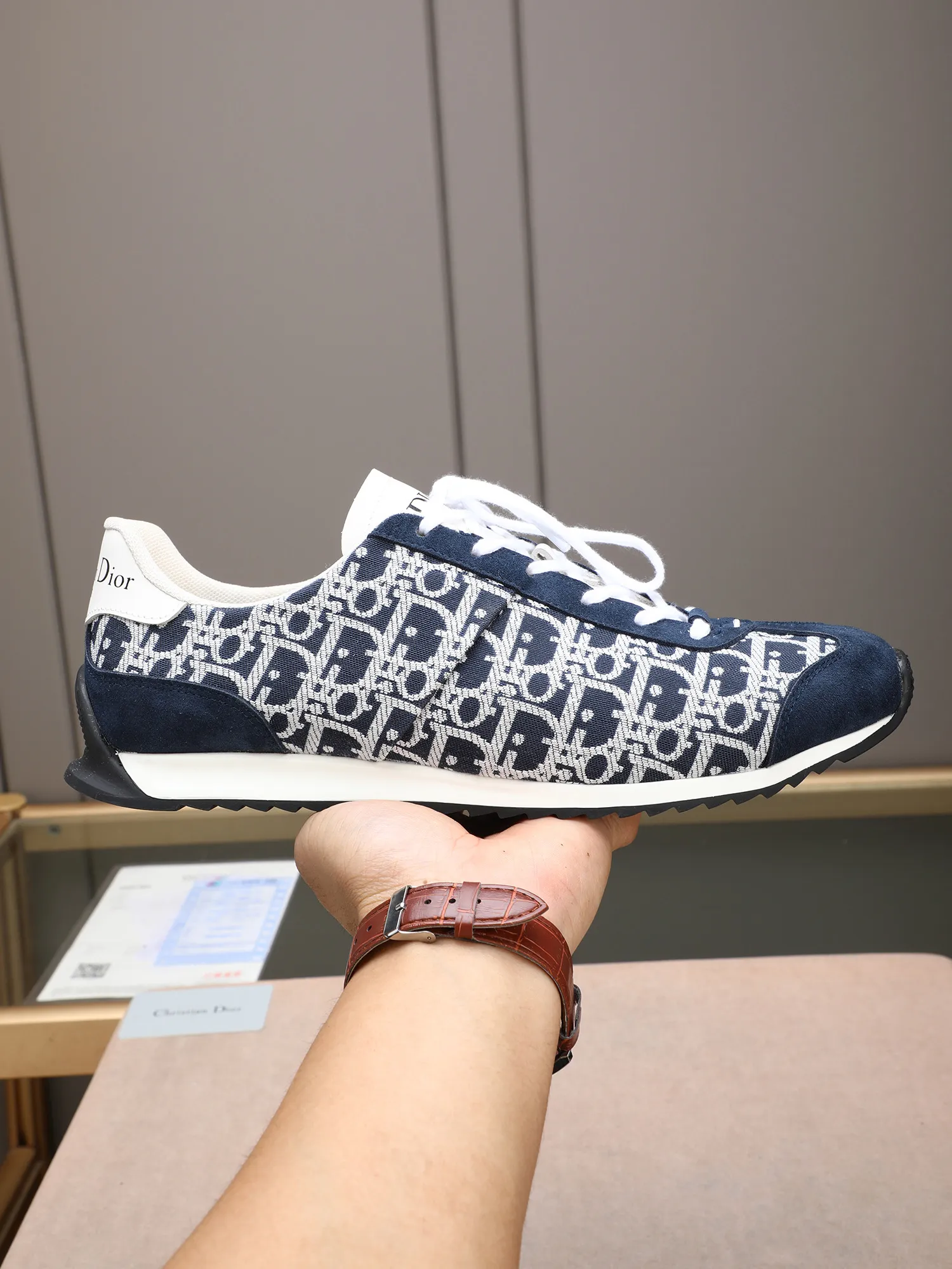 Men's shoes💰440 Dior【Dior】😘😘High-end series of casual men's shoes, simple and elegant👍👍👍The upper is made of first-layer genuine leather spliced ​​with Dior's special material [sun][sun]; imported first-layer sheepskin lining; special outsole, wear-resistant, lightweight, the overall design is harmonious and unified without lacking personality 👣🌟✨You deserve it! Multiple colors to choose from! 😍Size 38～44. (45 custom-made) The picture above is a big seller🔥🔥🔥